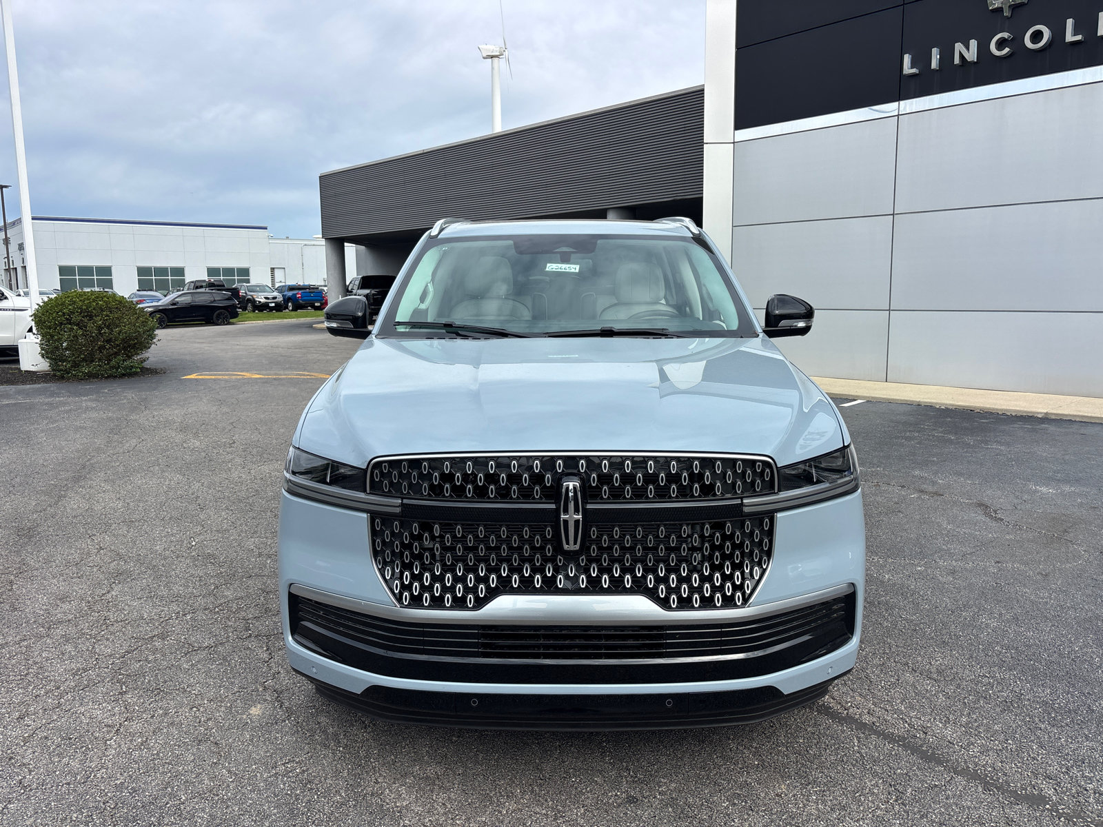 New 2026 Lincoln Navigator Reserve AWD/4WD image 2
