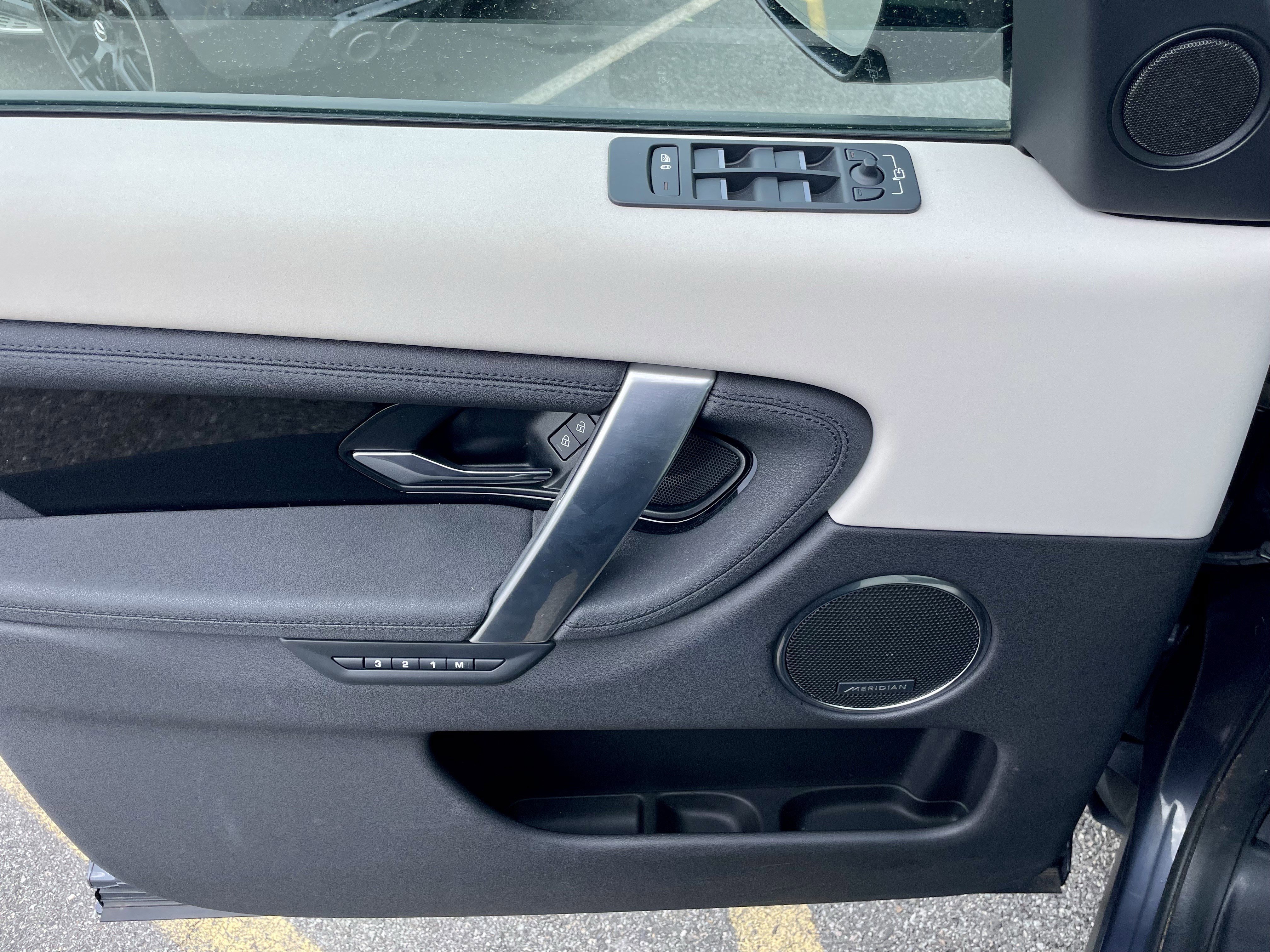 Used 2024 Land Rover Discovery Sport S image 11