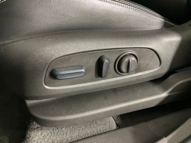 Used 2024 GMC Terrain SLT image 28