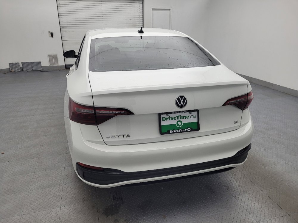 Used 2024 Volkswagen Jetta SE image 6