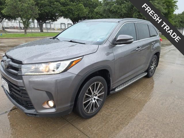 Used 2017 Toyota Highlander SE