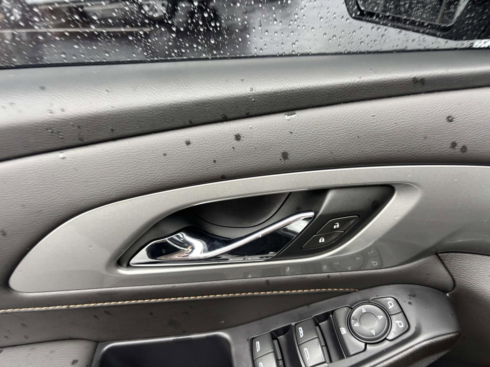 Used 2021 Chevrolet Traverse RS image 14