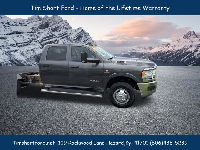 Used 2022 RAM 3500 Tradesman w/ Chrome Appearance Group image 2