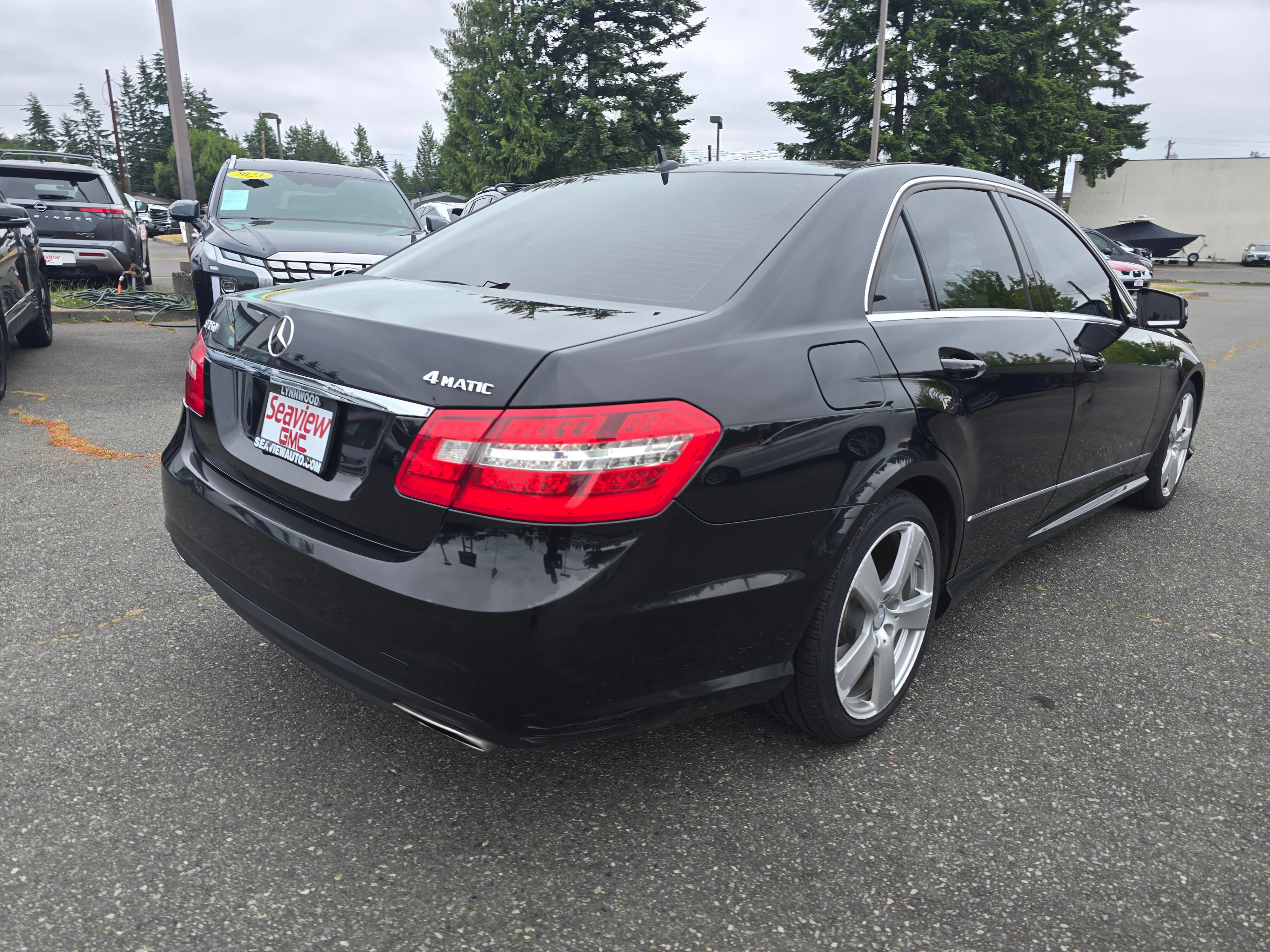 Used 2010 Mercedes-Benz E 350 4MATIC Sedan image 7