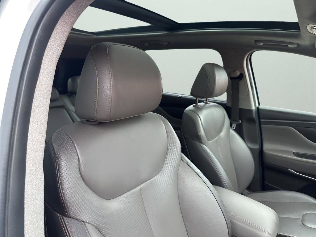 Used 2020 Hyundai Santa Fe SEL image 15