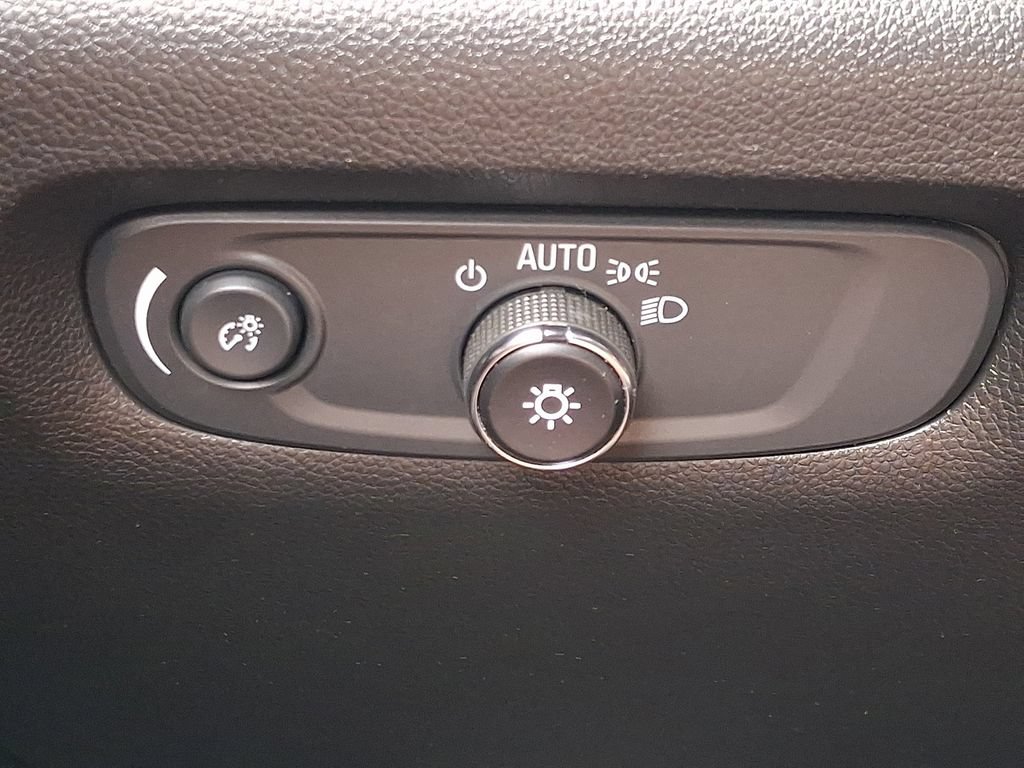 Used 2023 Chevrolet Traverse RS w/ LPO, Floor Liner Package AWD/4WD image 31