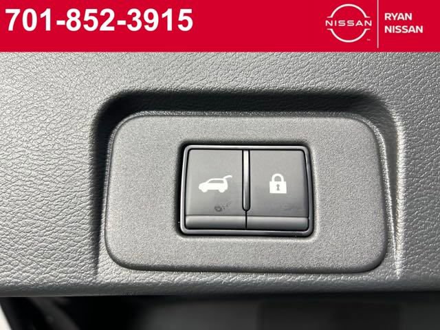 Certified 2025 Nissan Rogue Platinum w/ Platinum Premium Package image 9