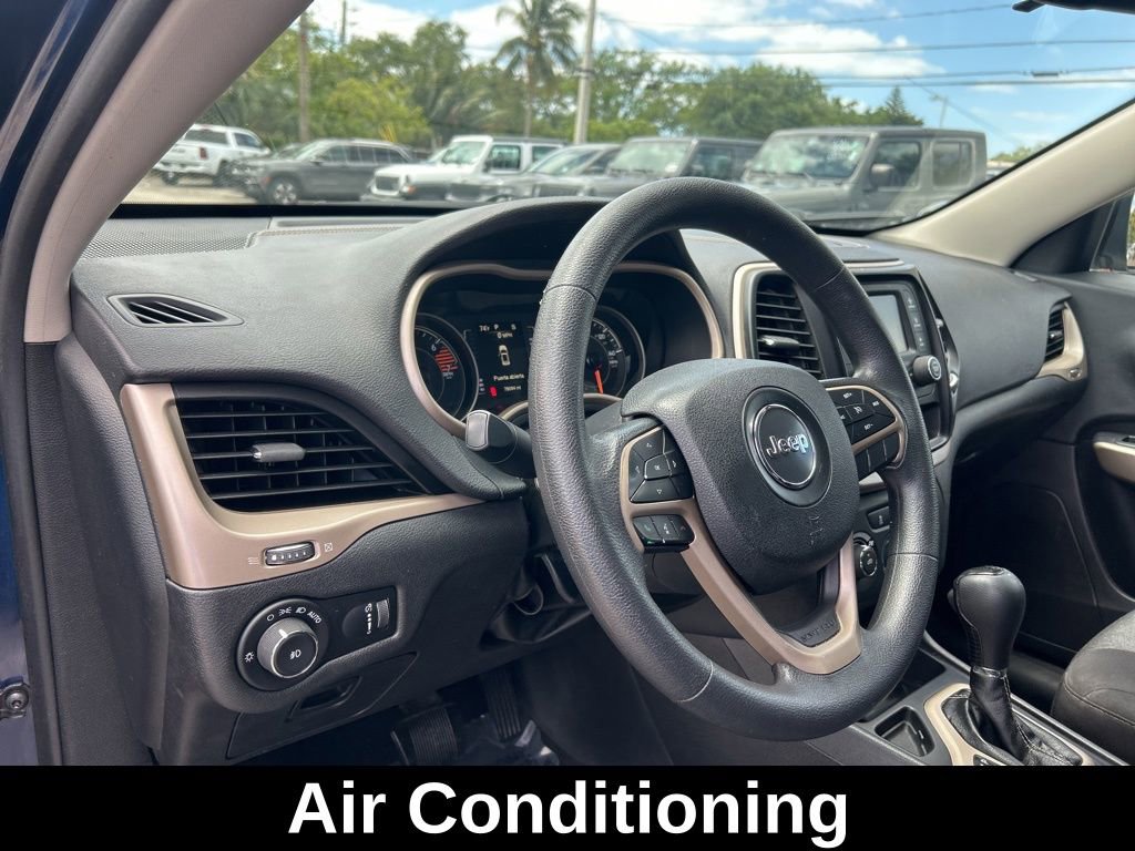 Used 2018 Jeep Cherokee Latitude image 11