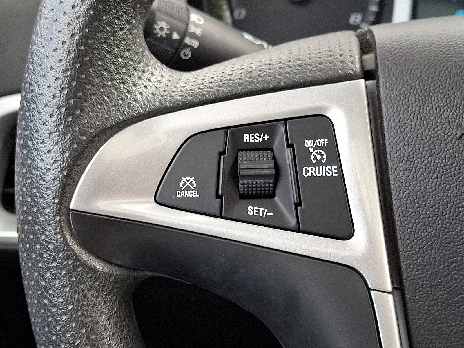 Used 2017 Chevrolet Equinox LT AWD/4WD image 23