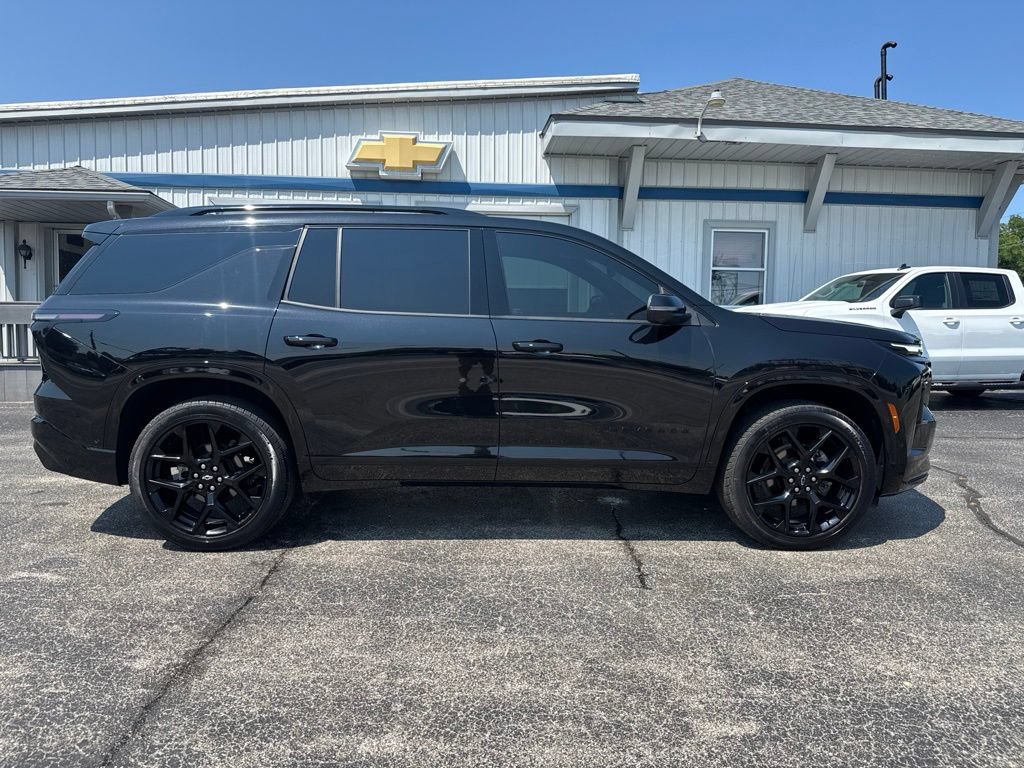 Used 2024 Chevrolet Traverse RS w/ LPO, Floor Liner Package AWD/4WD image 8