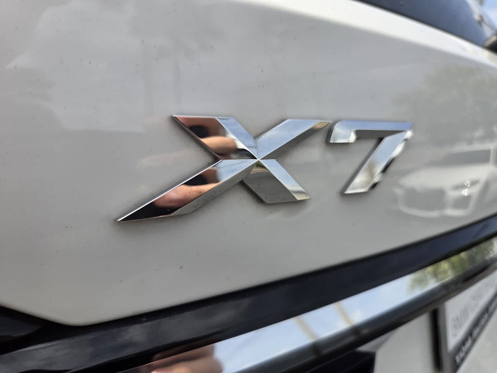 Used 2024 BMW X7 xDrive40i w/ Parking Assistance Package AWD/4WD image 17