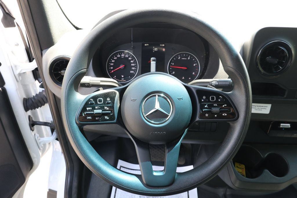 Used 2022 Mercedes-Benz Sprinter 2500 image 13