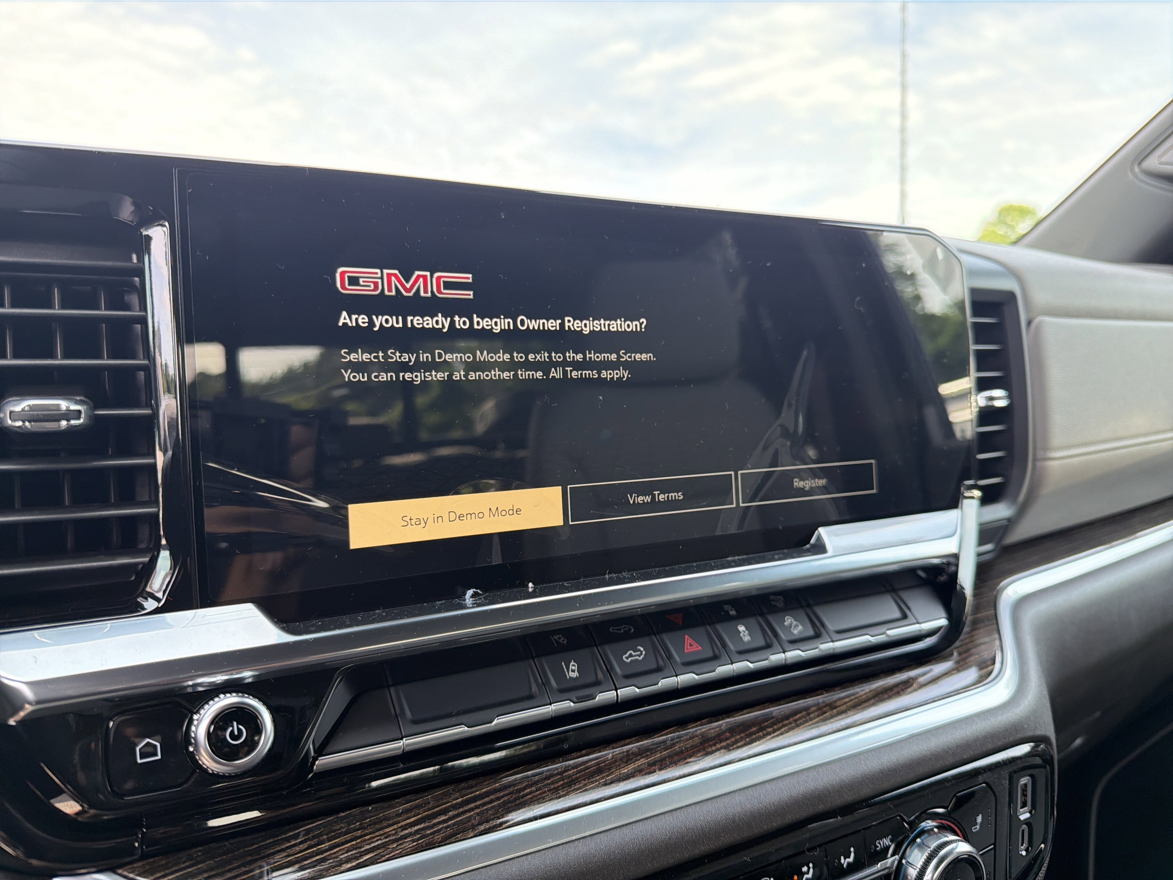 New 2026 GMC Sierra 2500 SLE w/ Preferred Package AWD/4WD image 24