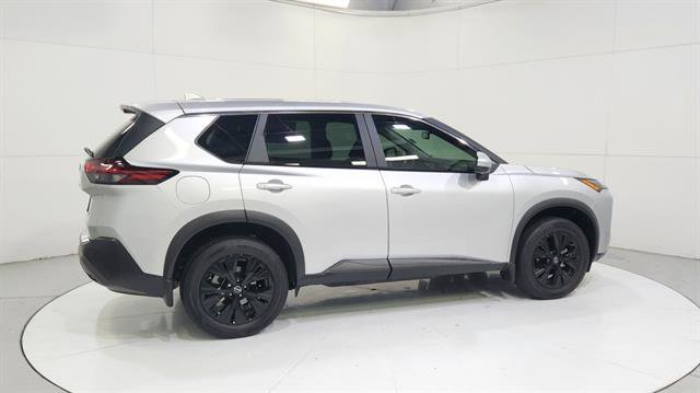 Certified 2023 Nissan Rogue SV FWD image 8