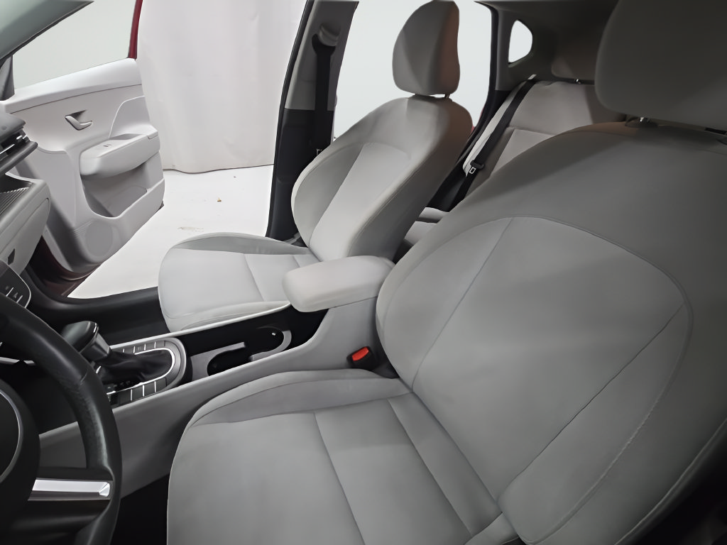 Used 2025 Hyundai Kona SEL FWD image 15
