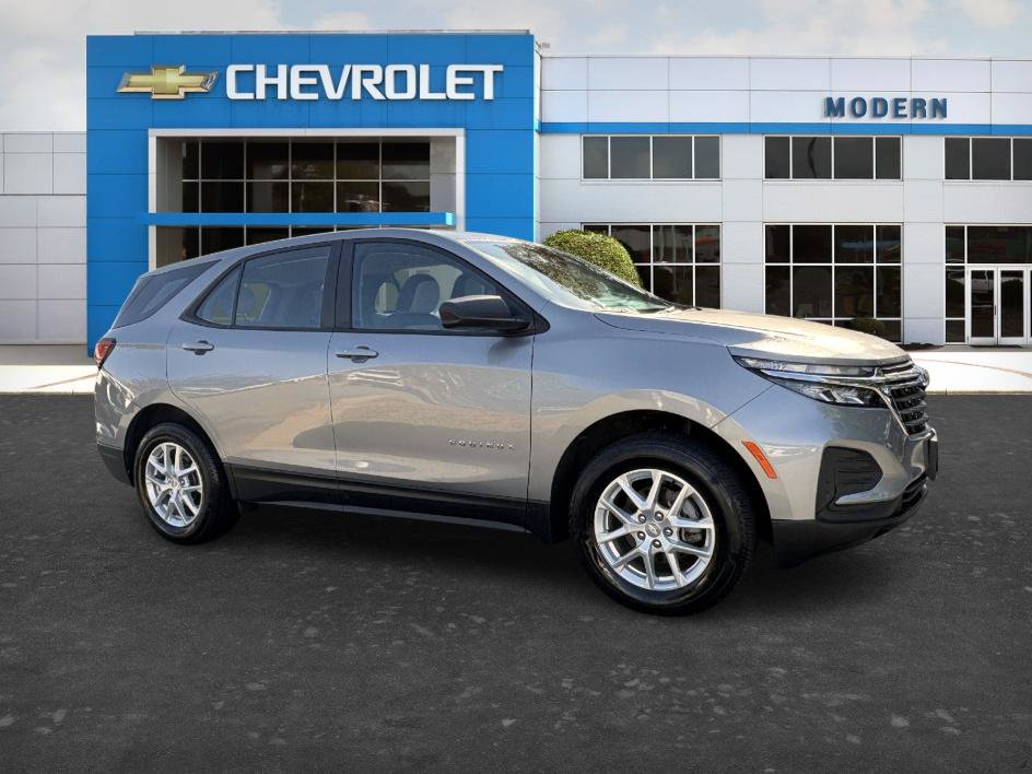 Used 2023 Chevrolet Equinox LS w/ Driver Confidence II Package AWD/4WD image 6