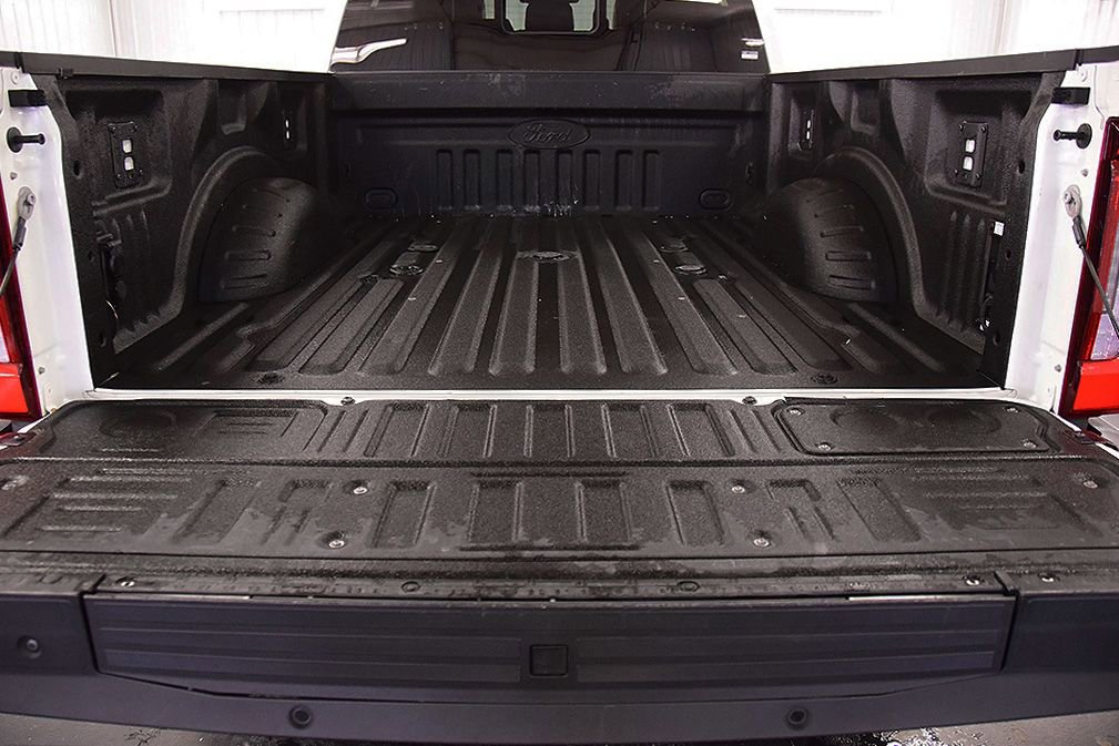 Used 2024 Ford F350 Platinum w/ Tremor Off-Road Package image 9