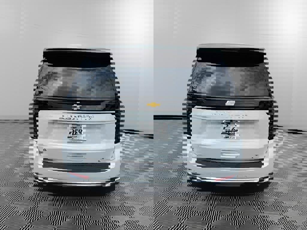 New 2026 Chevrolet Suburban LT w/ Comfort Package image 6