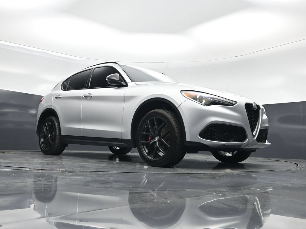 Used 2020 Alfa Romeo Stelvio w/ Nero Edizione RWD image 3