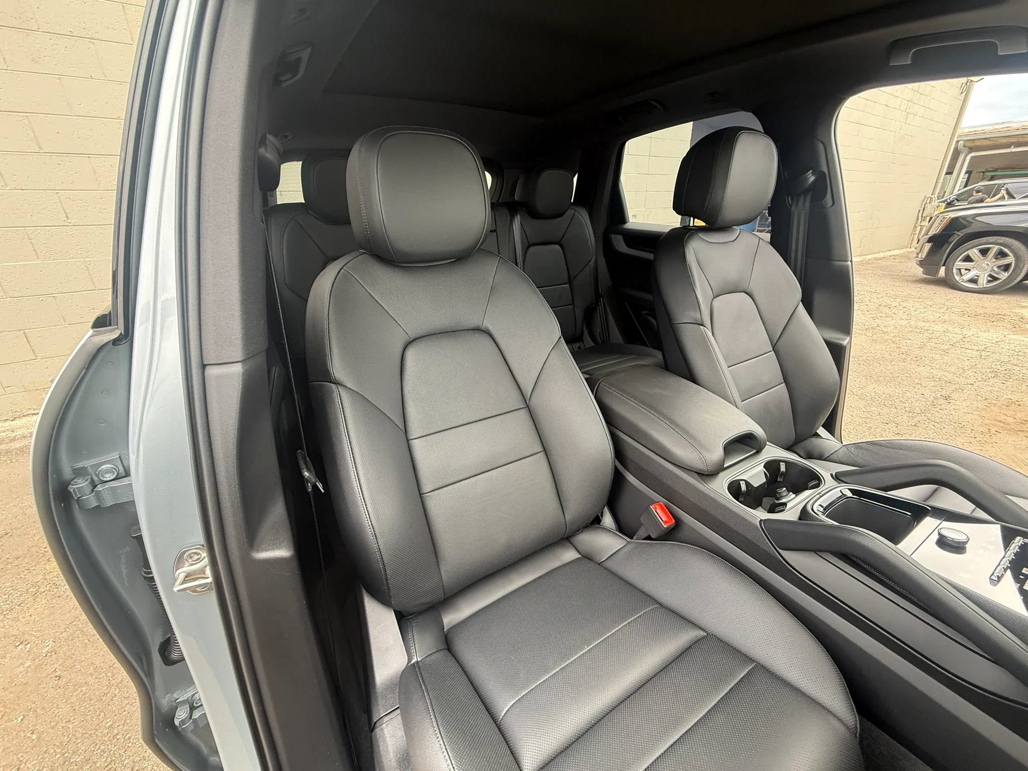 Used 2024 Porsche Cayenne S AWD/4WD image 26