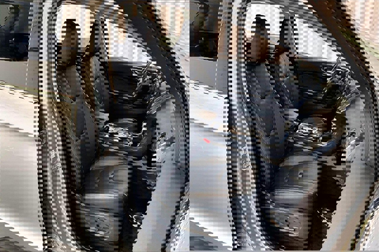 Used 2022 Ford Edge Titanium image 6