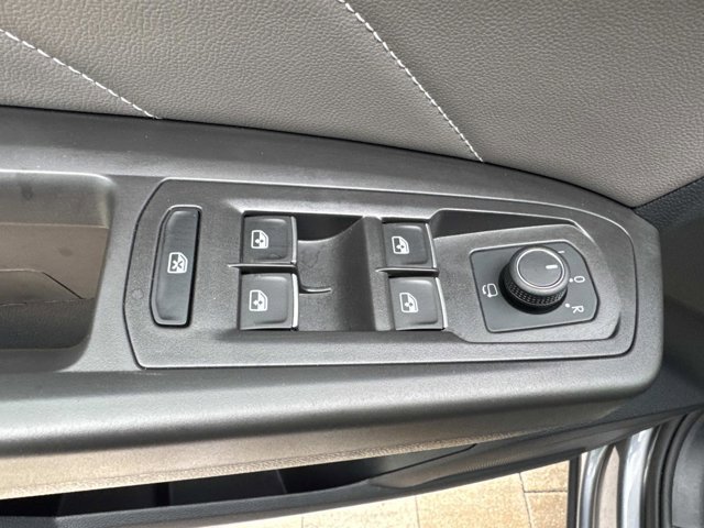 Used 2022 Volkswagen Atlas SEL Premium image 11