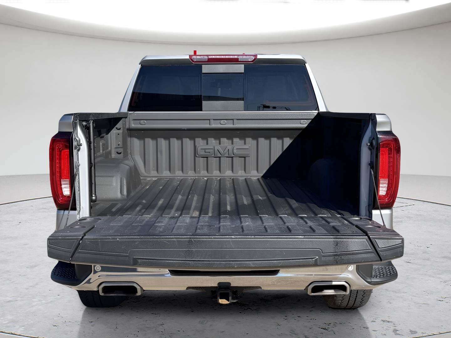 Used 2025 GMC Sierra 1500 SLT w/ SLT Premium Plus Package AWD/4WD image 5
