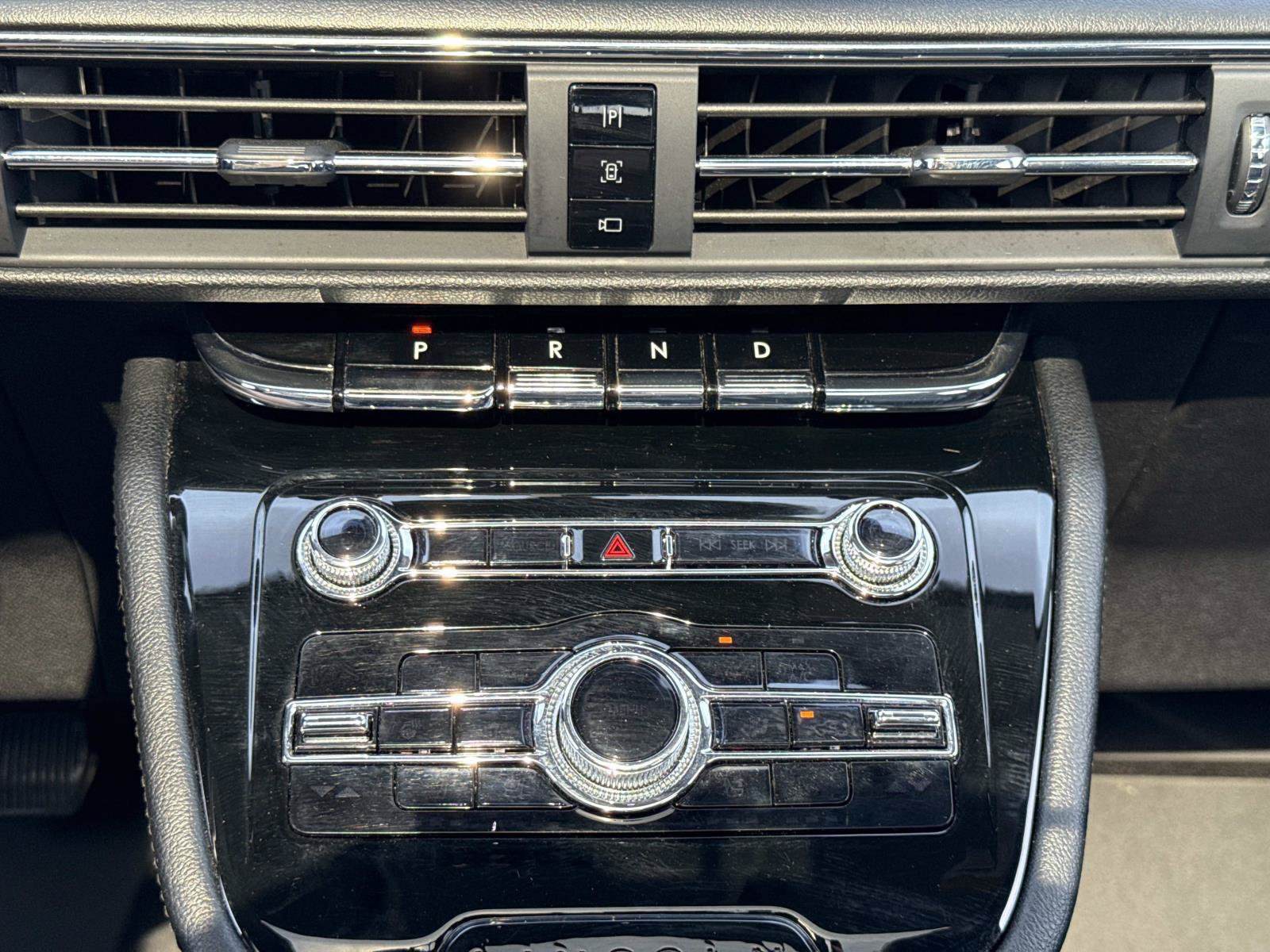 Used 2022 Lincoln Corsair AWD w/ Premium Package image 12