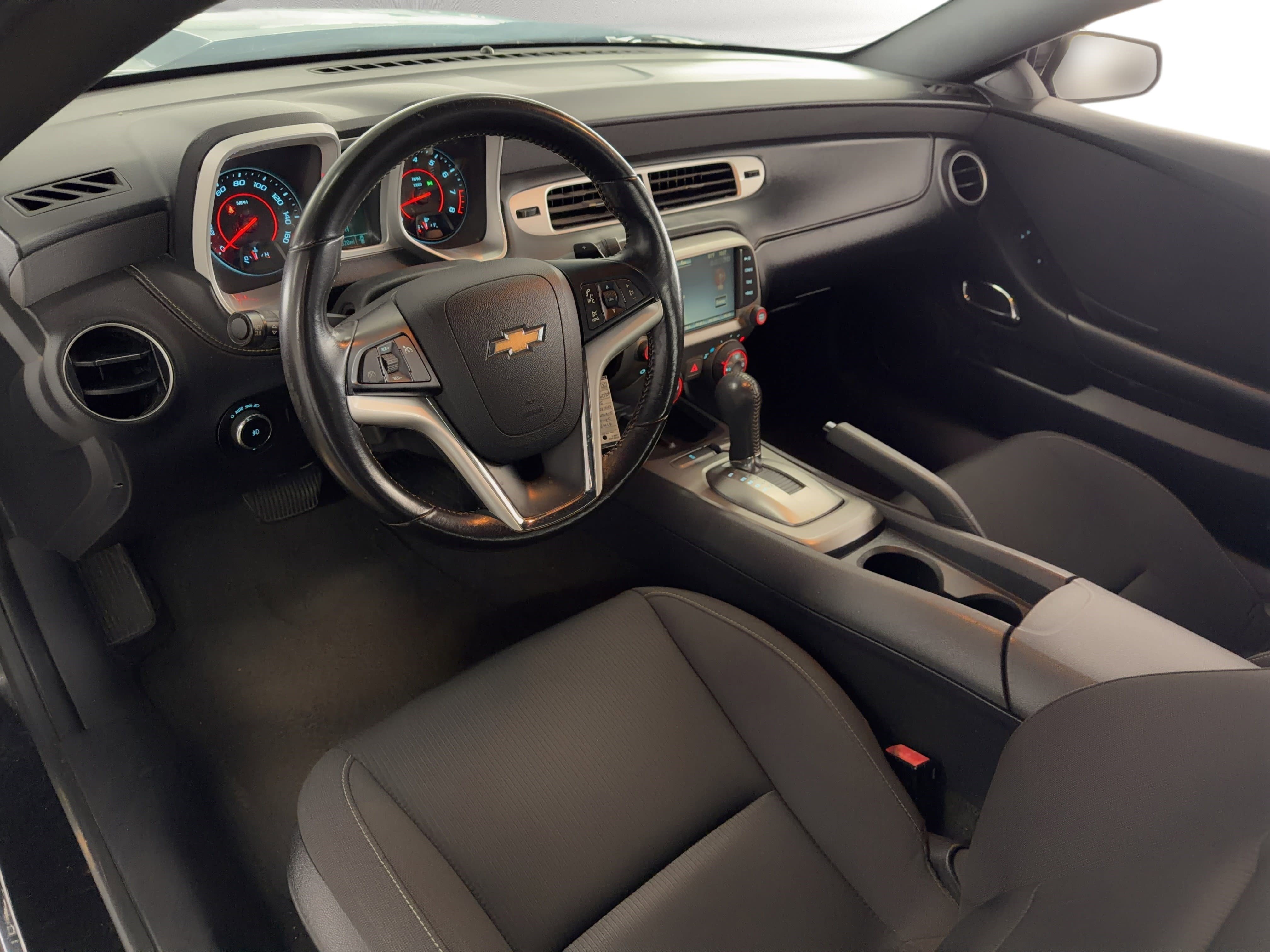 Used 2015 Chevrolet Camaro LT RWD image 4