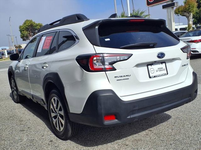 Used 2025 Subaru Outback Premium AWD/4WD image 3