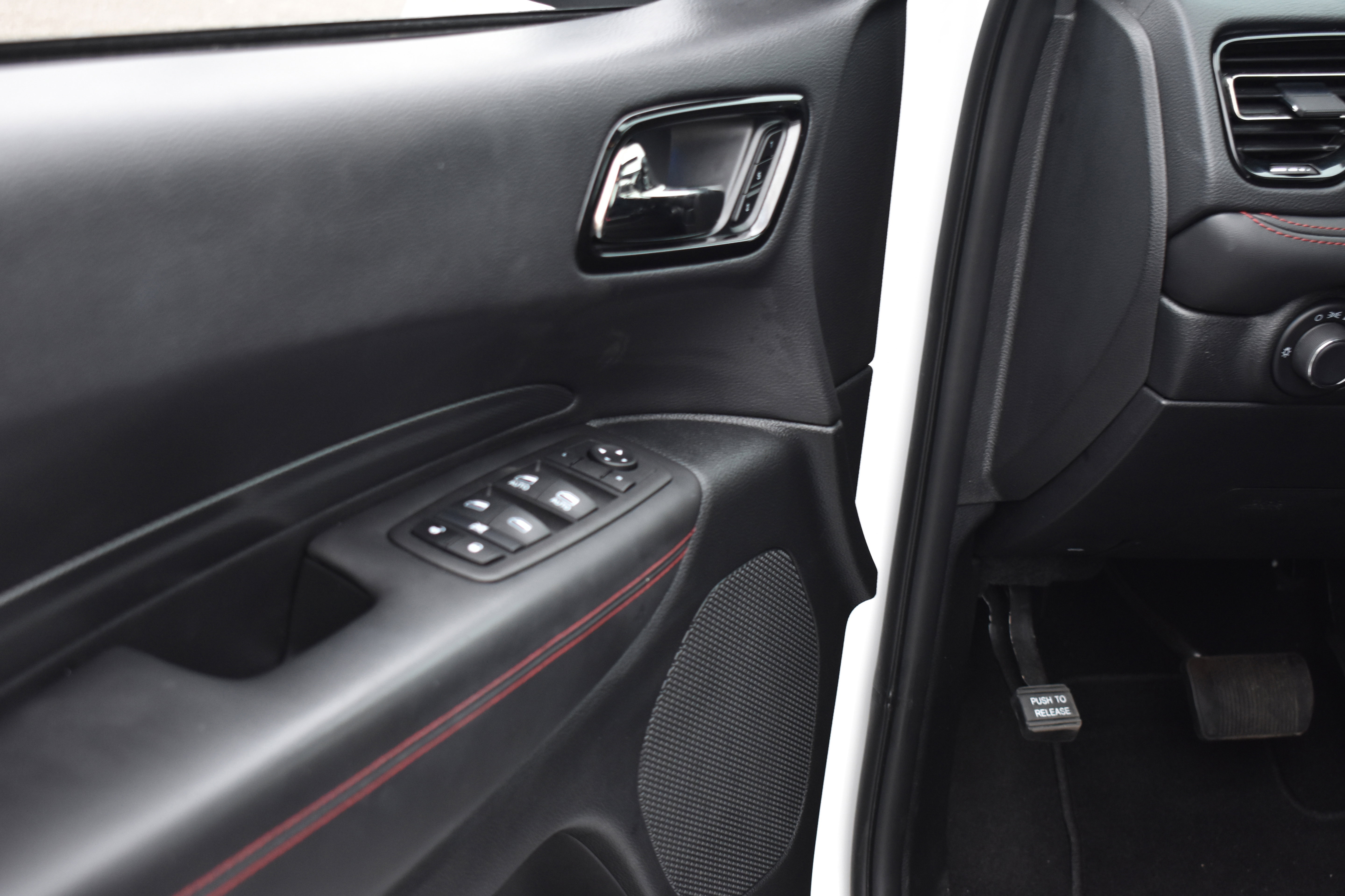 Used 2024 Dodge Durango GT image 25