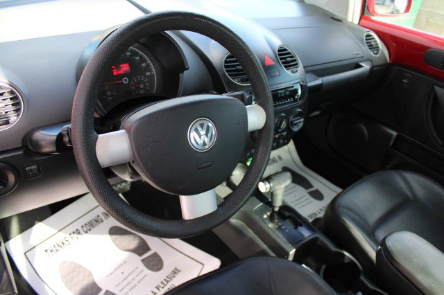 Used 2008 Volkswagen Beetle S FWD image 6