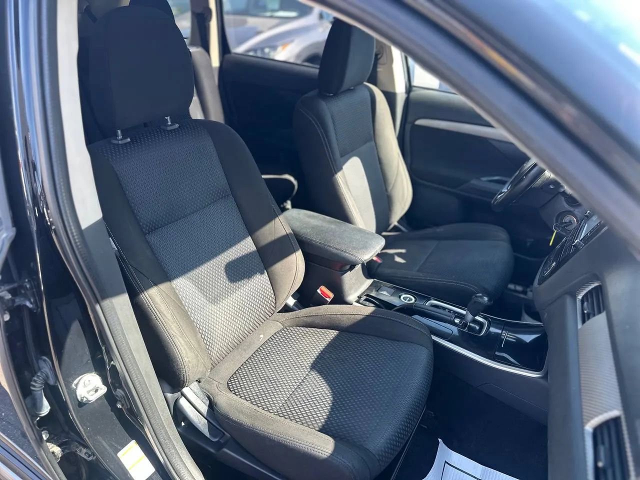 Used 2017 Mitsubishi Outlander ES image 34