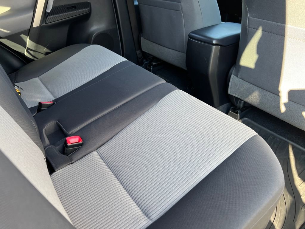 Used 2015 Toyota RAV4 LE image 17