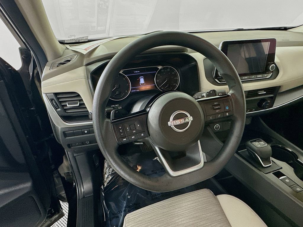 Certified 2023 Nissan Rogue SV image 17