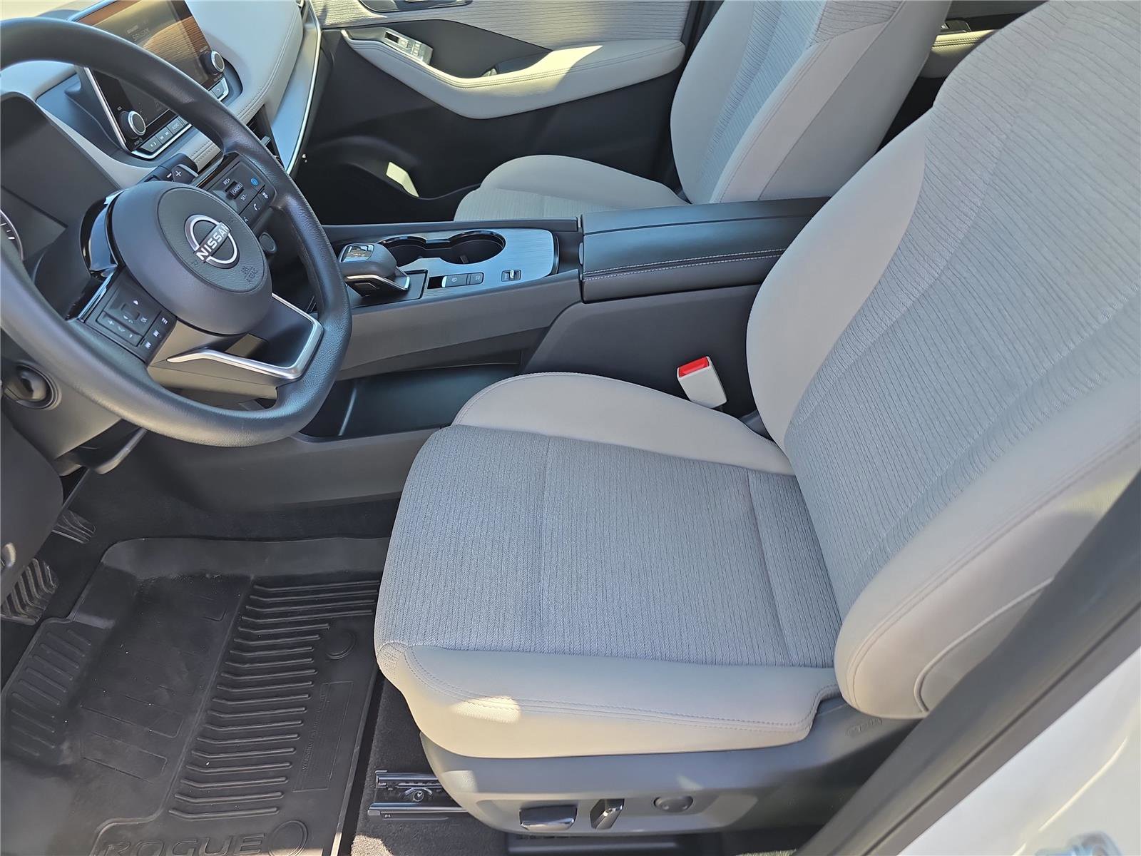 Used 2023 Nissan Rogue SV FWD image 22