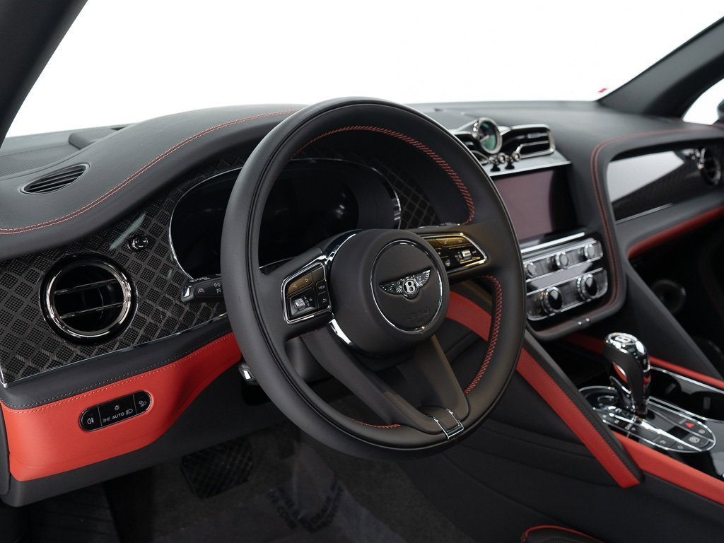Certified 2025 Bentley Bentayga image 14