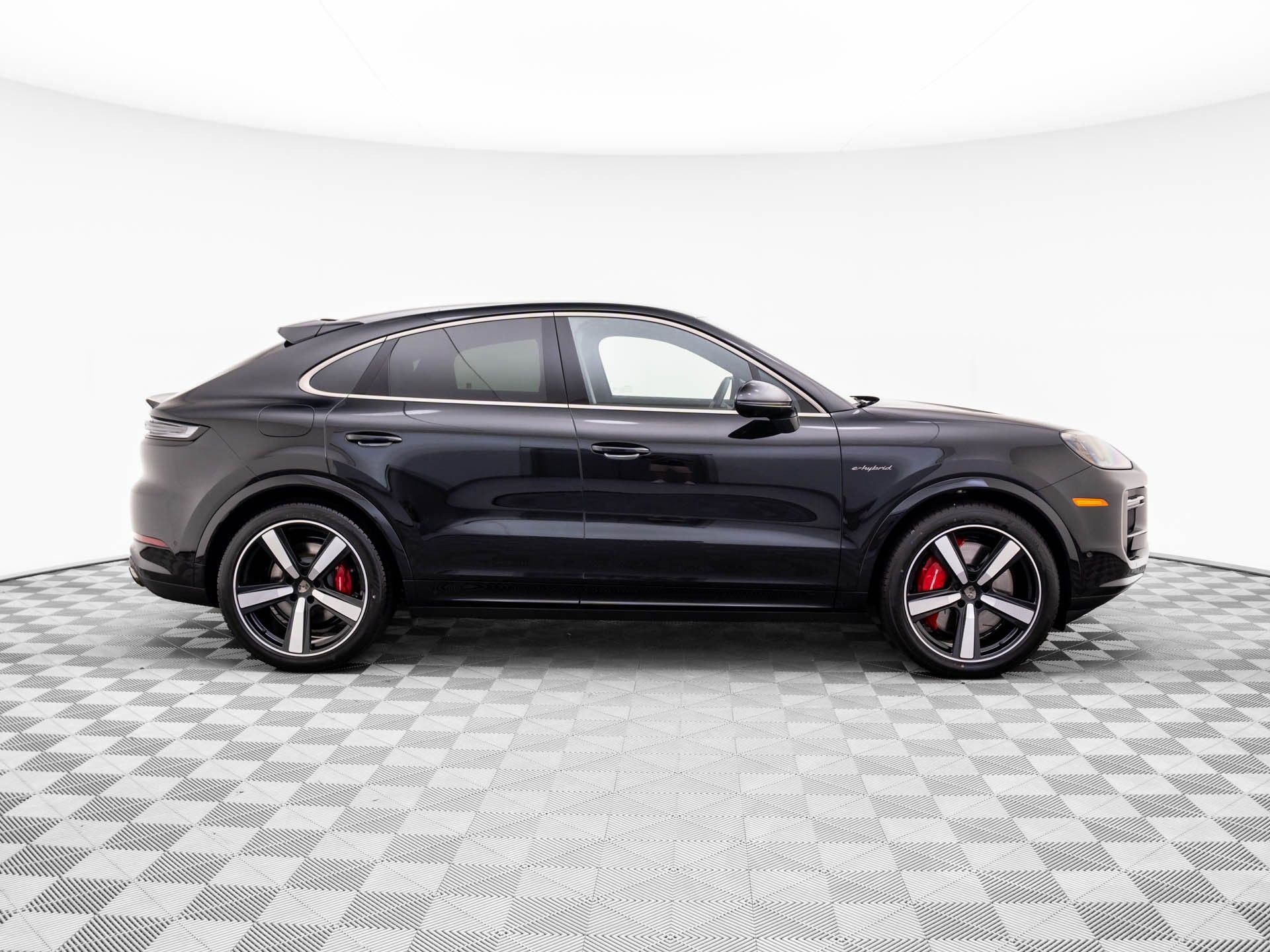 New 2025 Porsche Cayenne Turbo AWD/4WD image 7