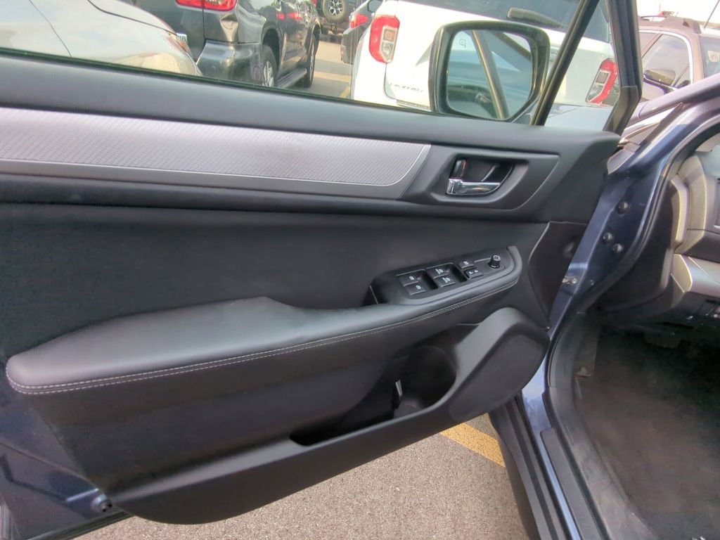 Used 2017 Subaru Outback 2.5i Premium AWD/4WD image 8