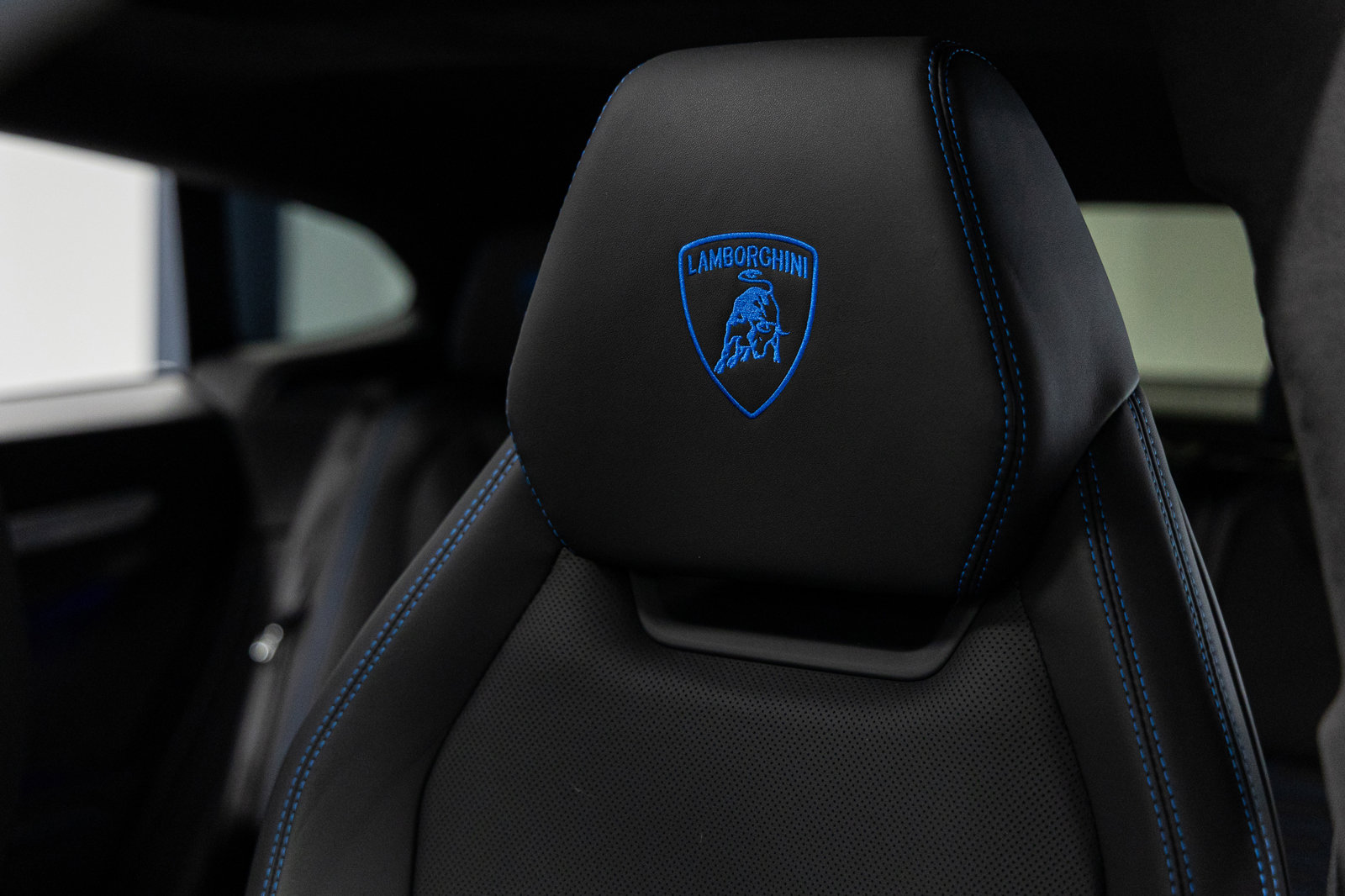 Used 2021 Lamborghini Urus image 28