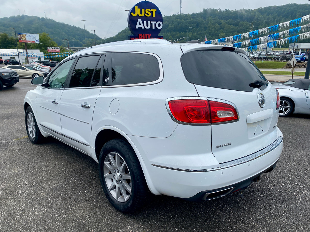 Used 2017 Buick Enclave Leather image 5