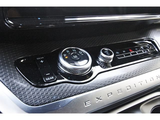 New 2026 Ford Expedition Max Platinum w/ Stealth Appearance Package AWD/4WD image 17