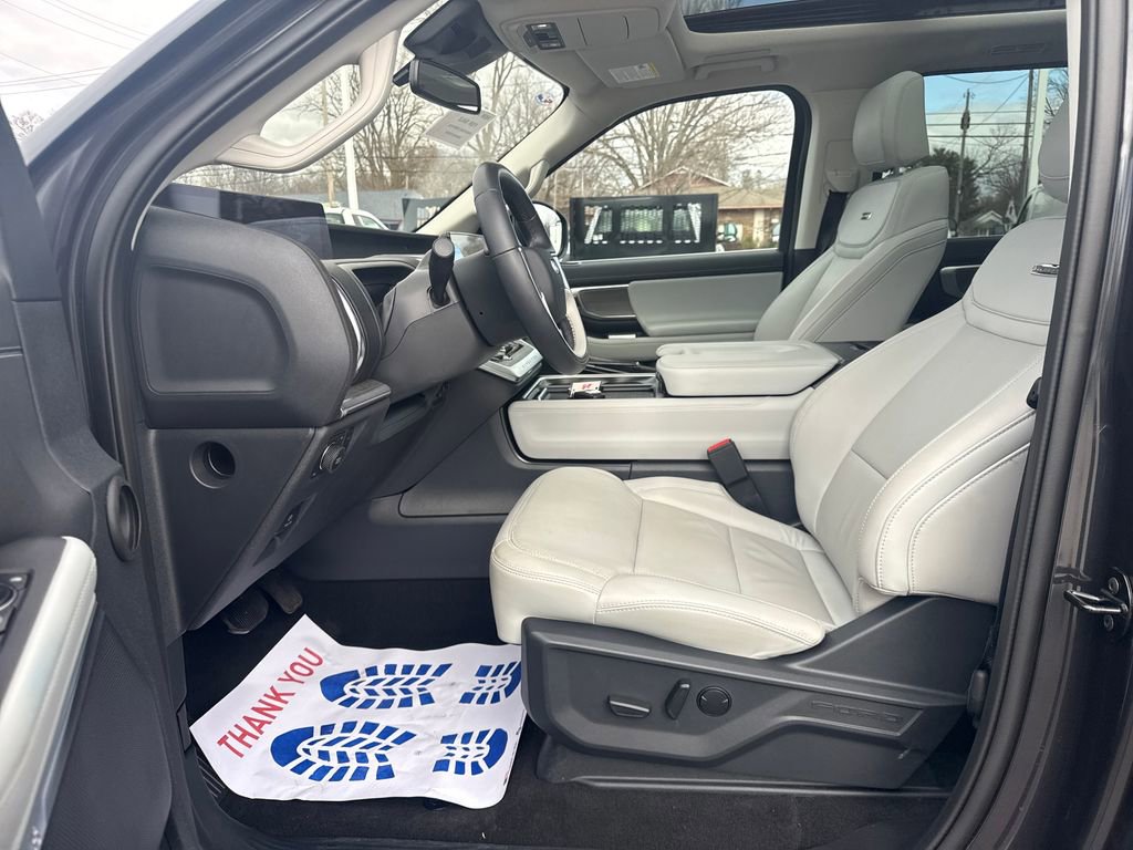 Used 2025 Ford Expedition Max Platinum w/ Driver's Package image 22