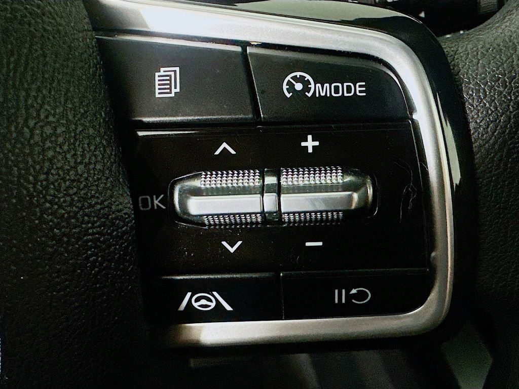 Certified 2023 Kia Sorento LX FWD image 10