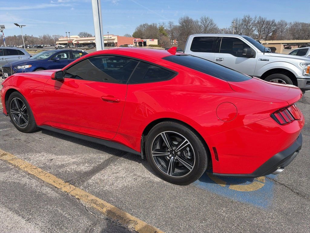 Used 2025 Ford Mustang Coupe image 8