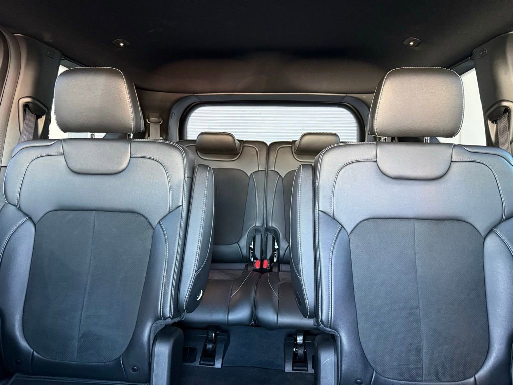 Used 2024 Jeep Grand Cherokee L Altitude RWD image 14