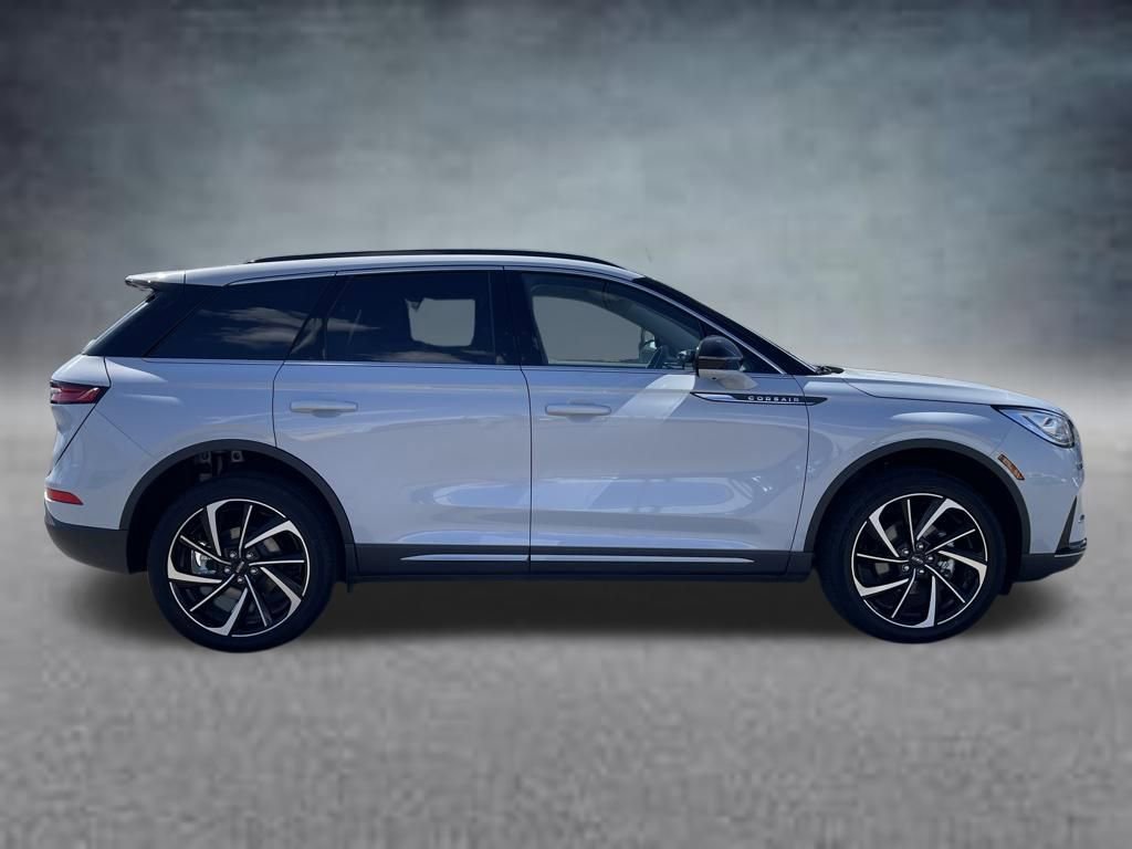 New 2026 Lincoln Corsair Reserve image 4