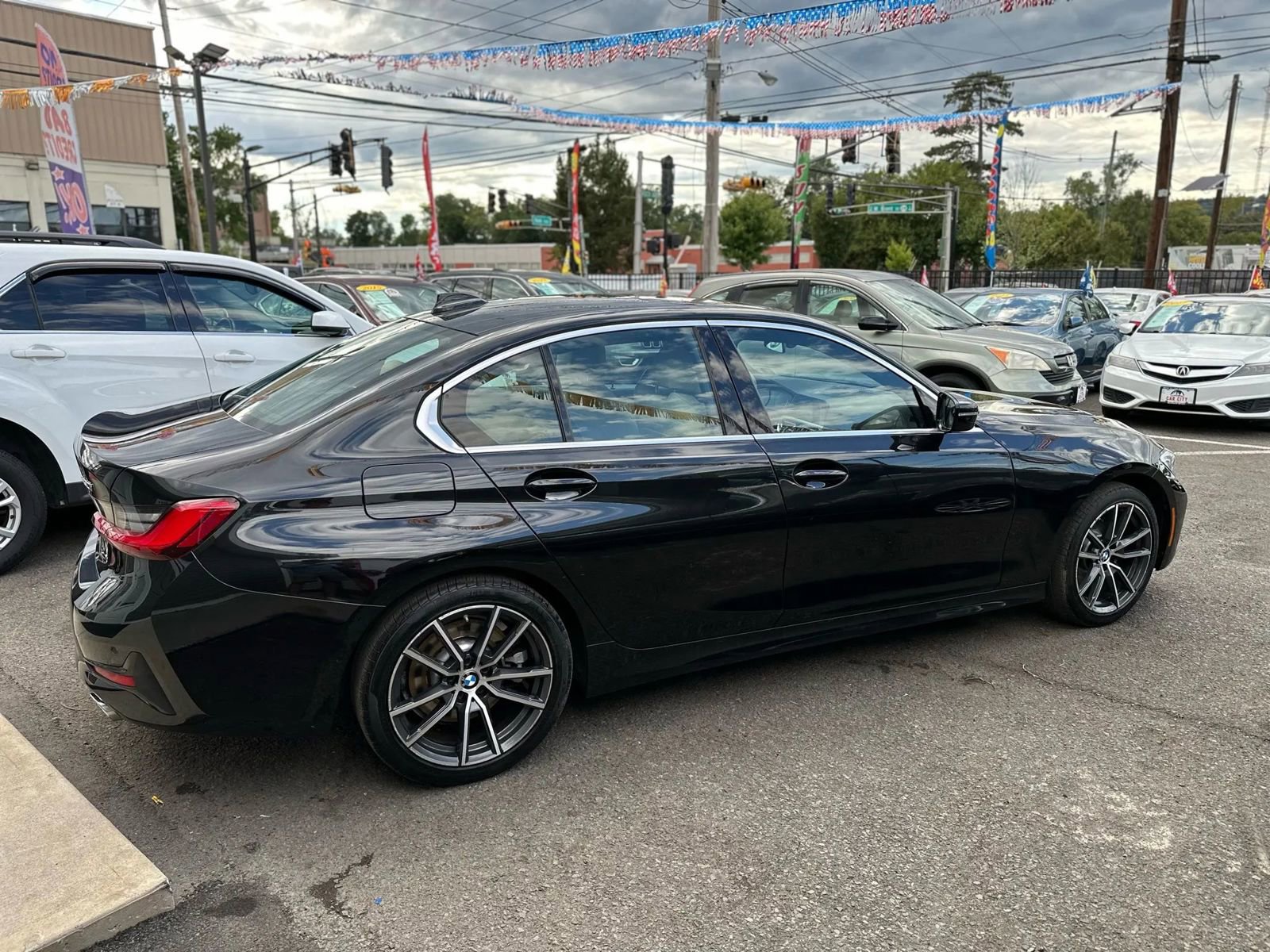 Used 2021 BMW 330i xDrive Sedan w/ Convenience Package image 4
