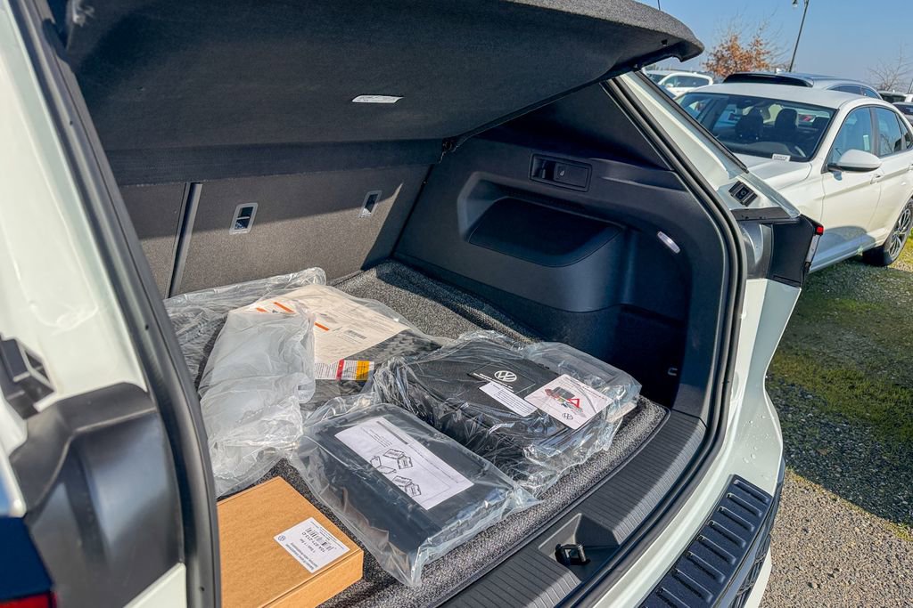 New 2026 Volkswagen Tiguan SEL R-Line image 28