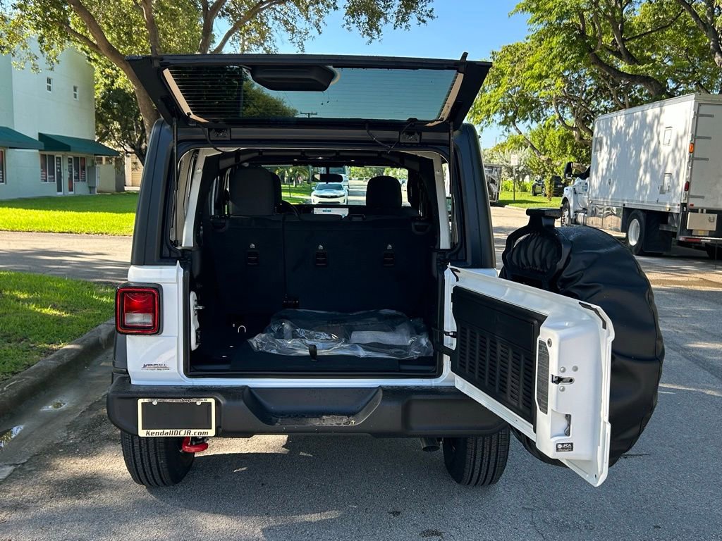 Used 2025 Jeep Wrangler Sport image 35